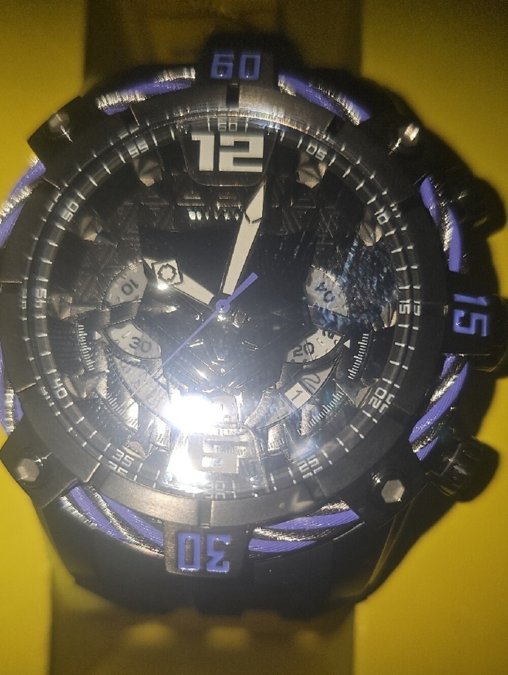 Invicta Yellow Branded Two-Piece Box - Picture 5 of 5